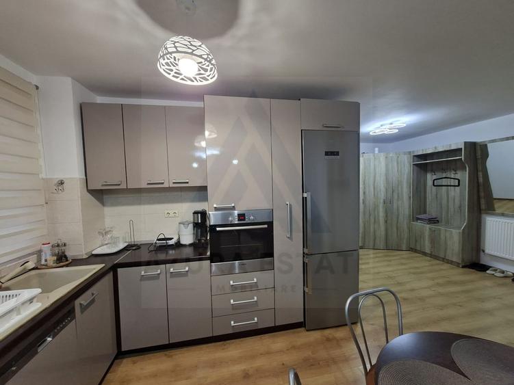 Apartament cu 3 camere semidecomandat în Hipodrom 3