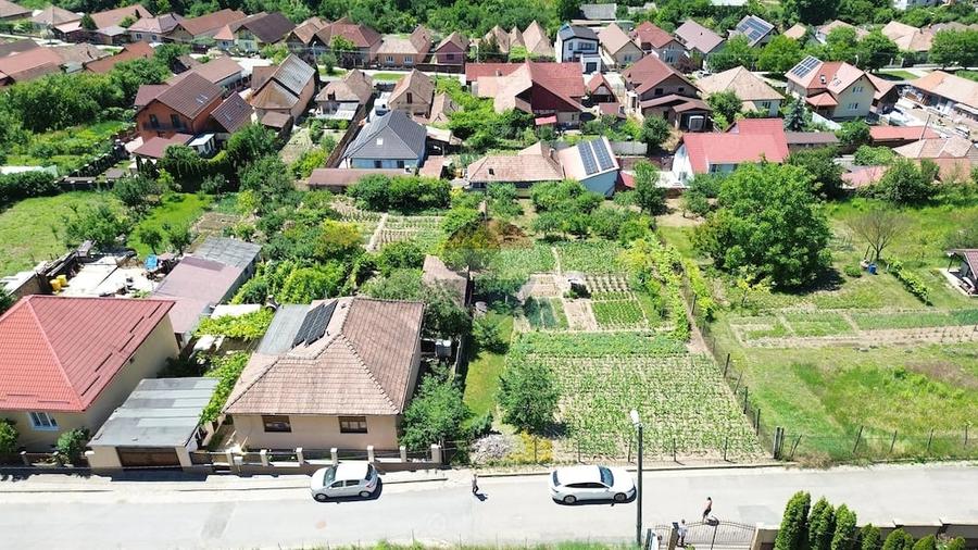 Teren de 1103 mp, în Sud