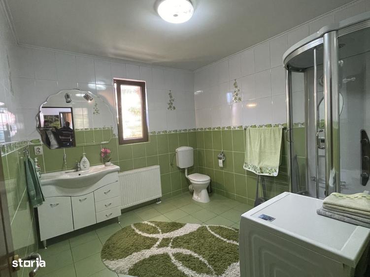 Casă cu 4 camere în Central