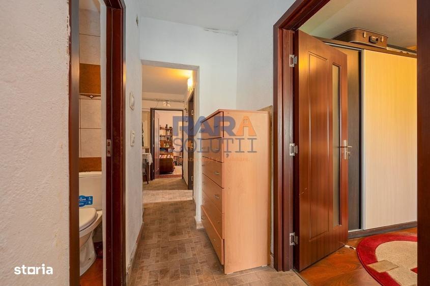 Apartament cu 3 camere decomandat în Horia