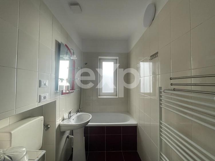 Casă individuală cu 6 camere cu Canalizare în Calea Turzii