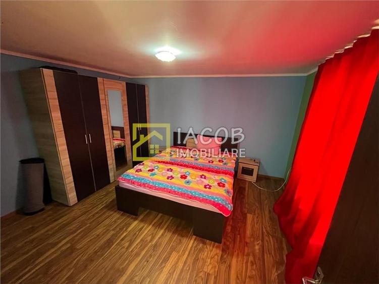 Casă individuală cu 3 camere cu Canalizare în Strugari