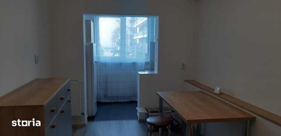 Inchiriez camera in apartament de doua camere - 1