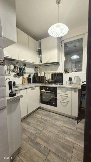 Apartament cu 3 camere semidecomandat în Berceni — fotografia 1
