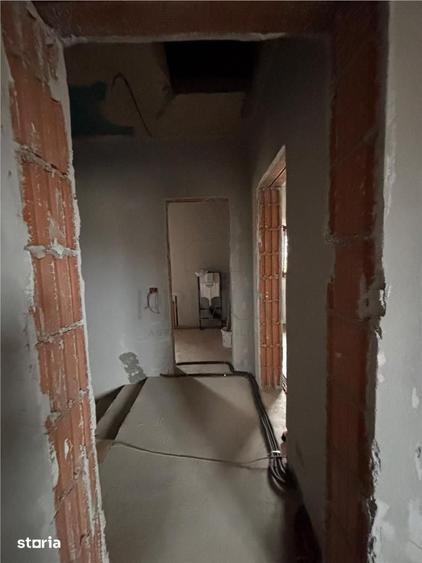 Casă cu 4 camere cu Teren 335 Mp în Central