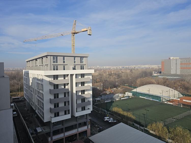 Apartament cu 3 camere decomandat în Vitan