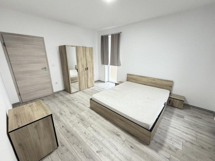 Apartament cu 2 camere decomandat, mobilat în Broscărie