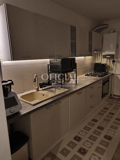 Apartament cu 3 camere decomandat, mobilat în Zorilor