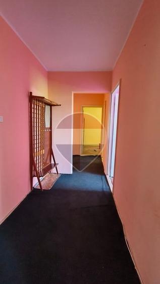 Apartament cu 3 camere decomandat în Micro 13