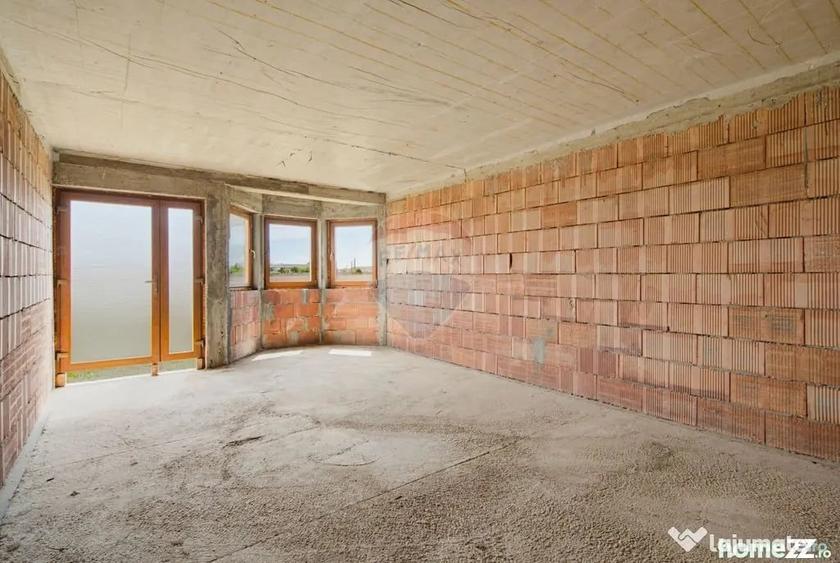 Casă cu 5 camere cu Teren 300 Mp în Fântânele
