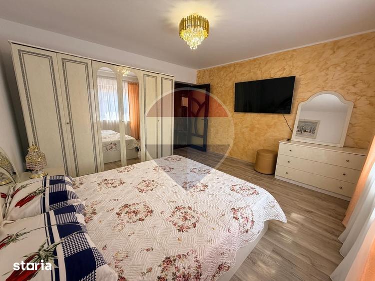Casă cu 4 camere cu Teren 460 Mp în Cernele
