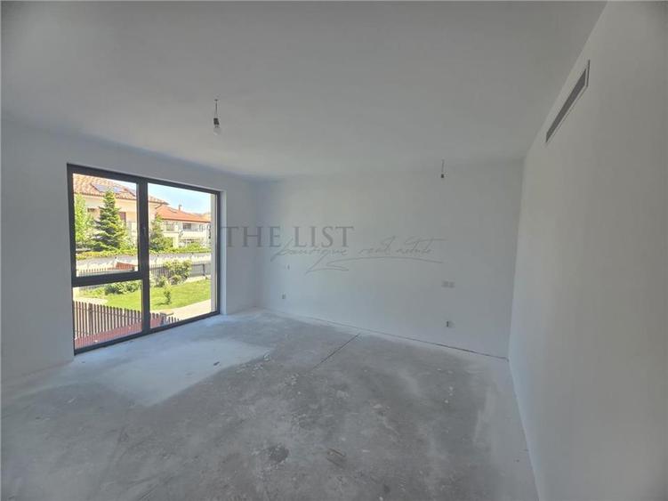 Apartament cu 5 camere decomandat în Pipera