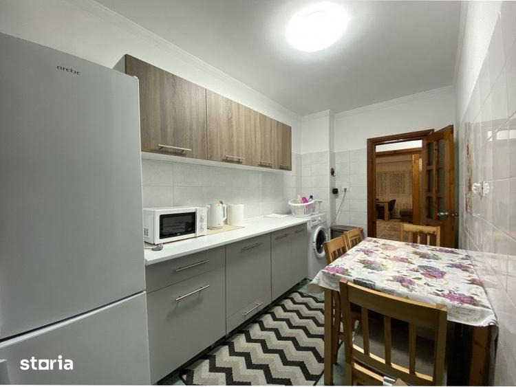 Apartament cu 3 camere decomandat în Faleza Nord