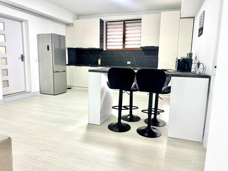 Apartament cu 3 camere semidecomandat, mobilat în Bucureștii Noi