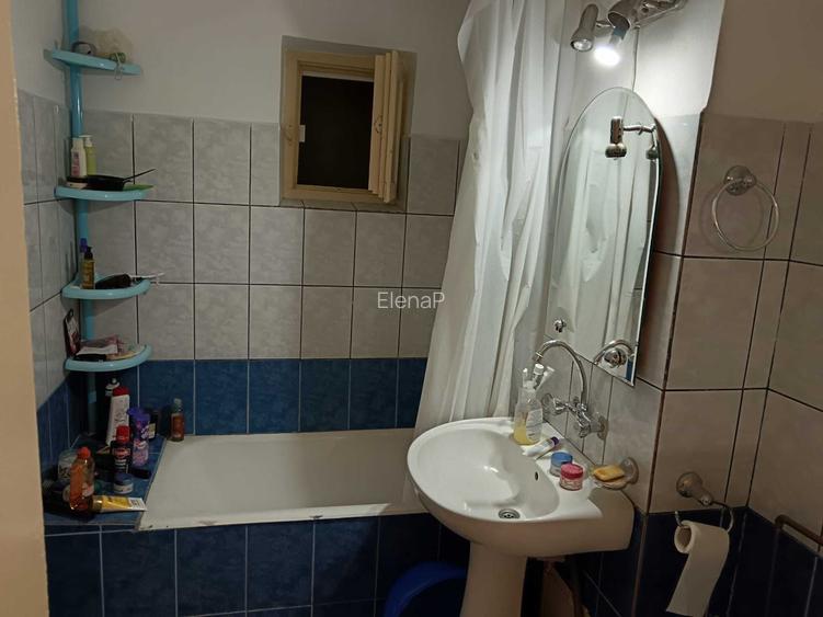 Vanzare apartament 3 camere, Valea Rosie, Craiova