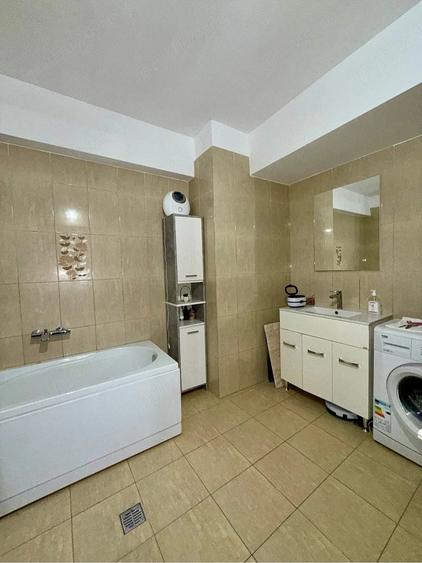 Apartament cu 4 camere decomandat, mobilat în Traian