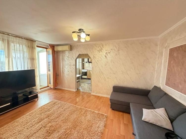 Apartament cu 2 camere semidecomandat în Gara de Nord
