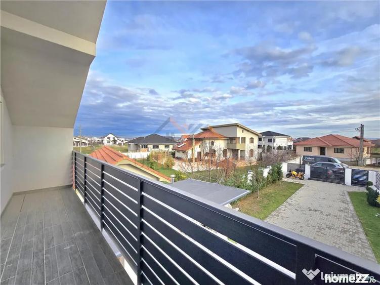 Casă cu 5 camere cu Teren 507 Mp în Sânmartin