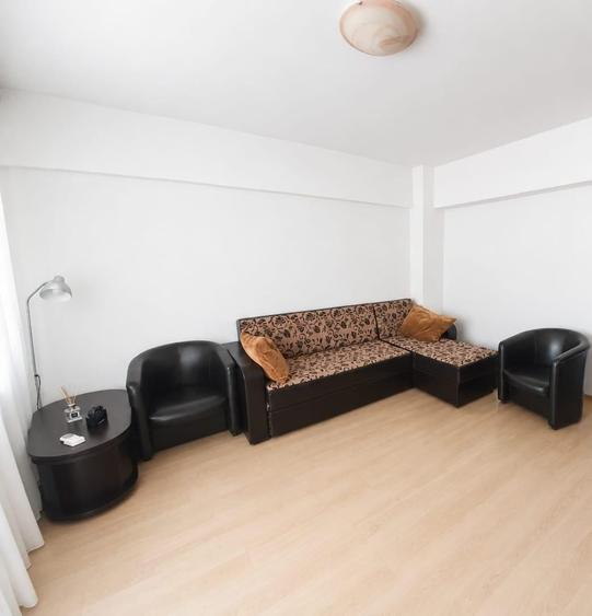 Apartament cu 2 camere decomandat în Universitate