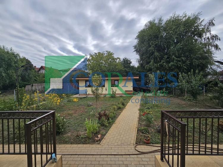 Casă individuală cu 5 camere cu Canalizare în Lunei