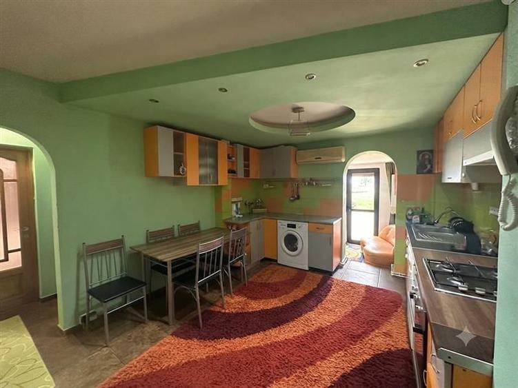 Apartament cu 2 camere decomandat în Aeroport