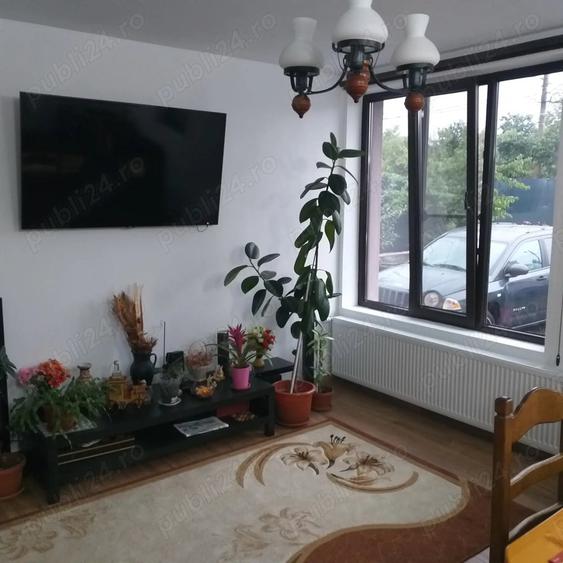 Casă cu 5 camere cu Teren 505 Mp în Câmpinița