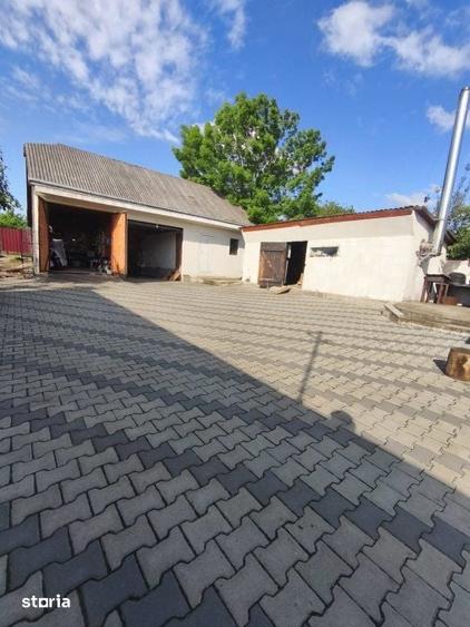 Casă cu 4 camere cu Teren 6000 Mp în Bălcăuți
