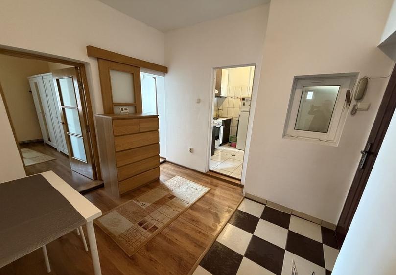 Apartament cu 2 camere, mobilat în Decebal
