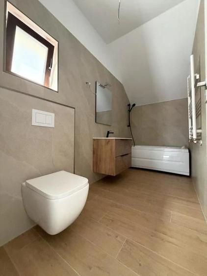 Casă cu 4 camere cu Teren 350 Mp în Covaci
