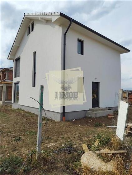 Casă individuală cu 4 camere cu Teren 320 Mp în Exterior Vest