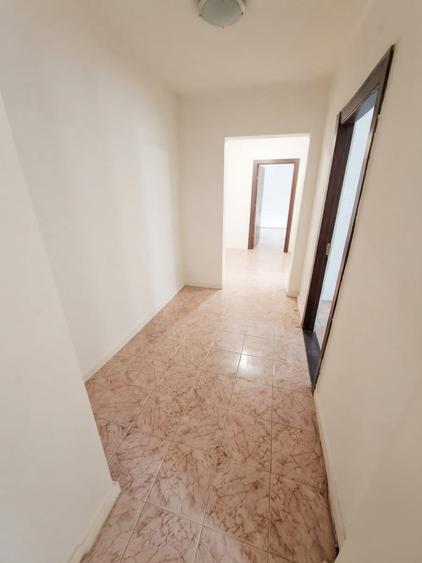 Apartament cu 3 camere decomandat în Inel II