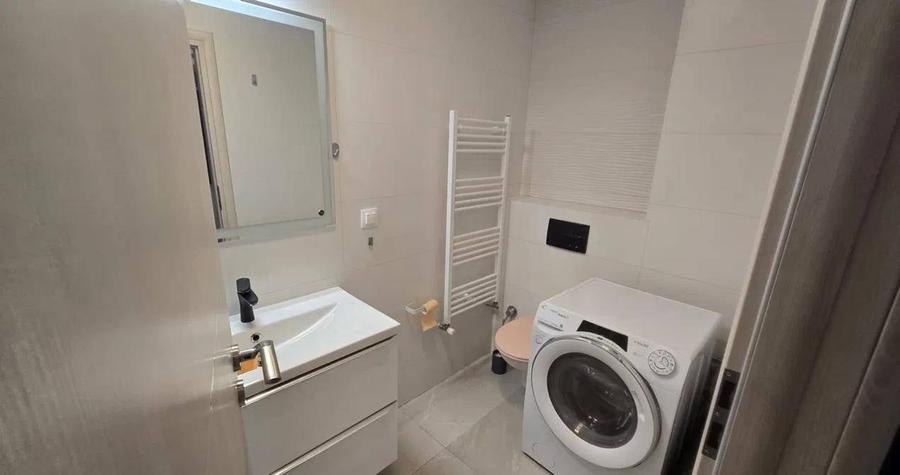 Apartament cu 3 camere decomandat, mobilat în Central