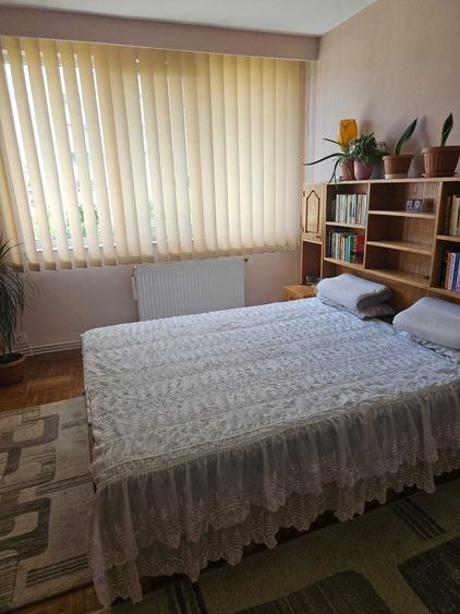 Apartament cu 3 camere decomandat în Micro 4