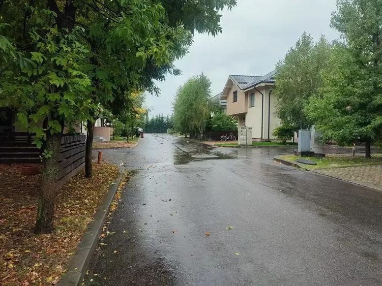 Casă individuală cu 5 camere cu Canalizare în Corbeanca