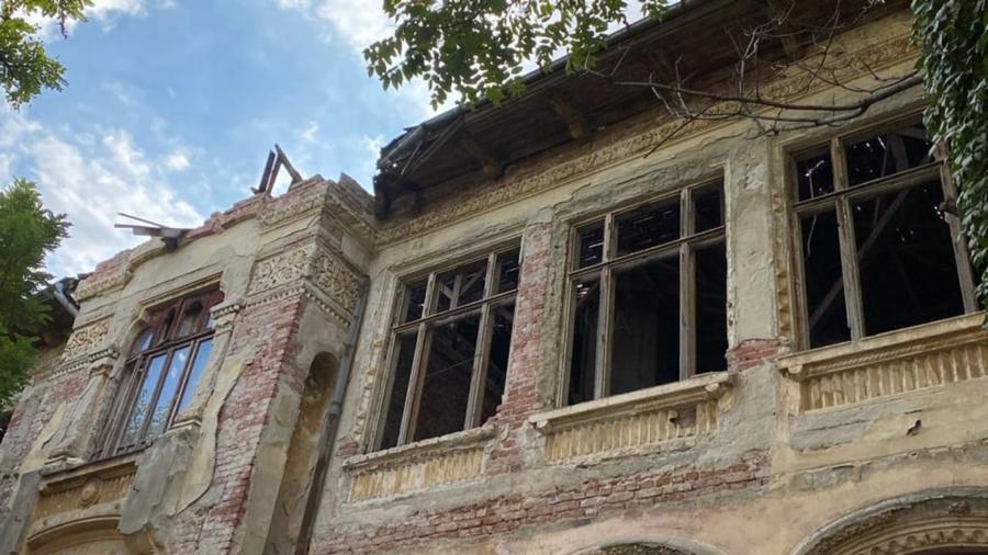Casă individuală cu 13 camere cu Teren 956 Mp în Unirii