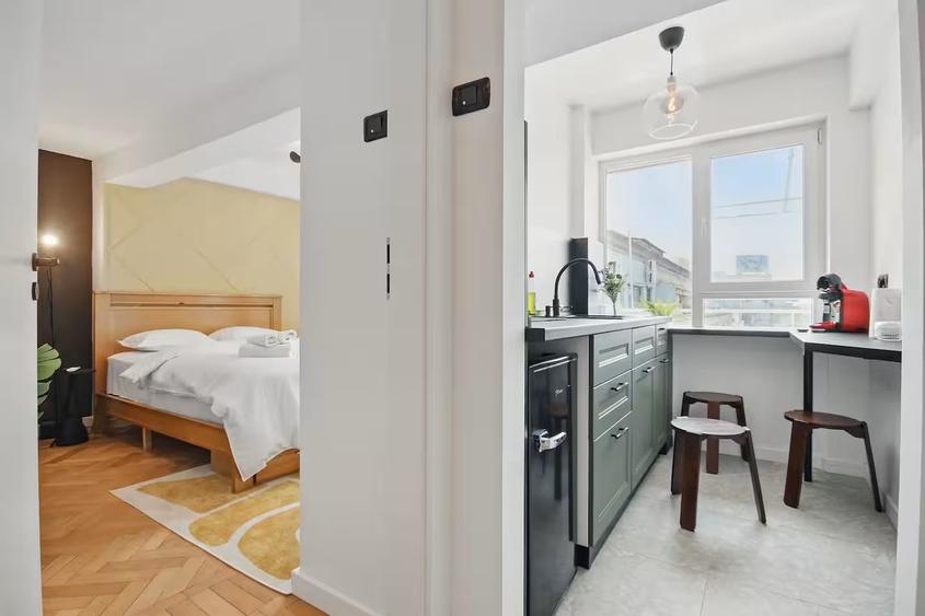 Apartament cu 3 camere decomandat în P-ța Romană