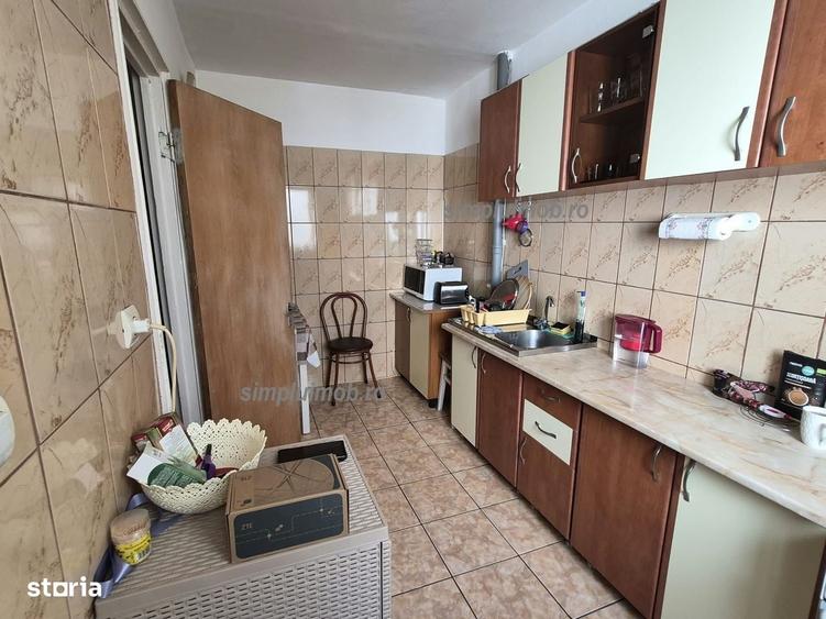 Apartament cu 3 camere decomandat, mobilat în Pantelimon — fotografia 3