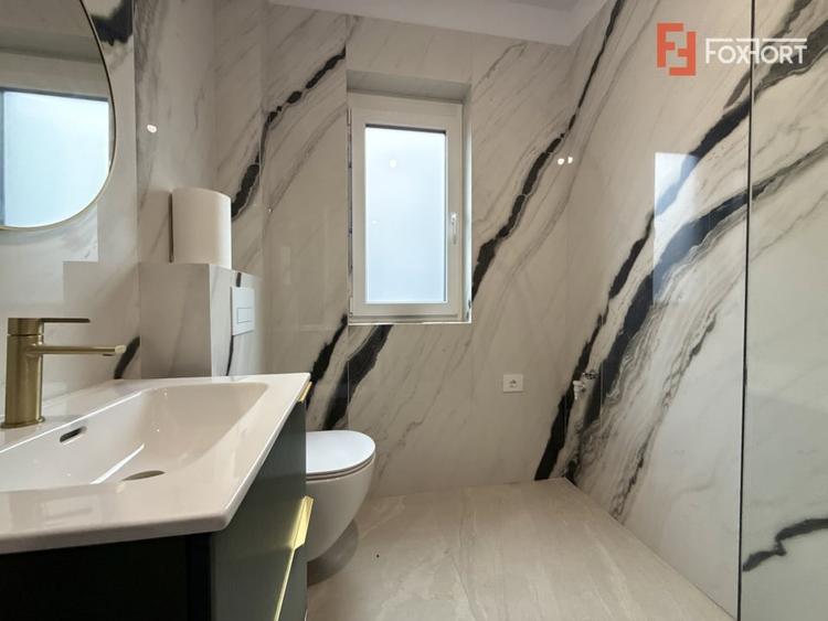 Duplex cu 4 camere cu Teren 325 Mp în Covaci