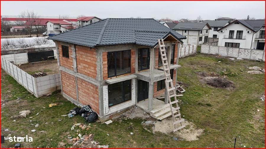 Casă cu 4 camere cu Teren 242 Mp în Ștefăneștii de Jos