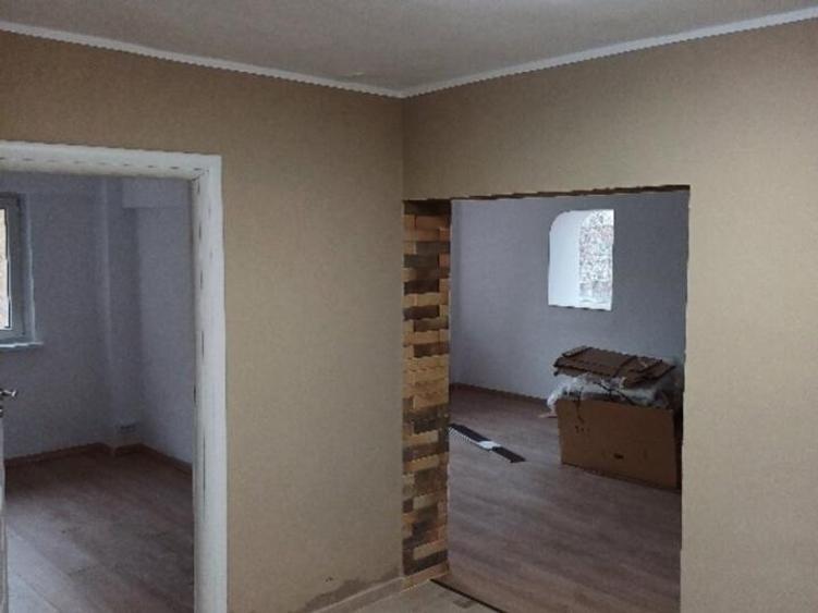 Apartament cu 4 camere decomandat în Primăverii