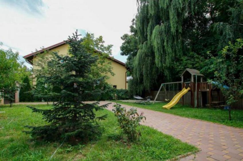 Casă cu 5 camere cu Teren 950 Mp în Snagov