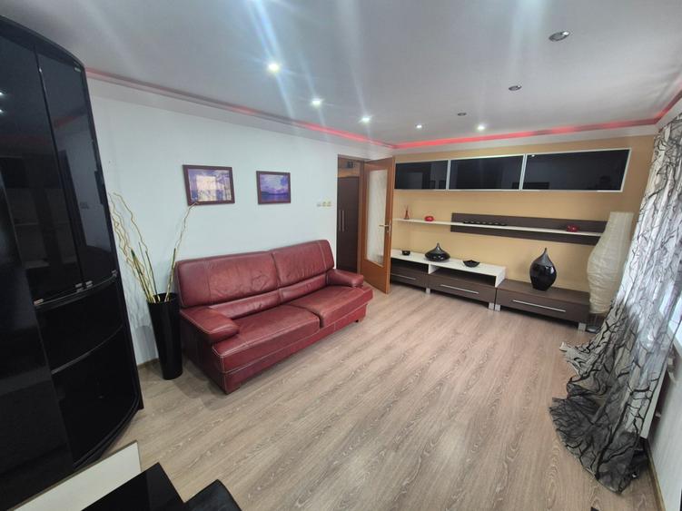 Apartament cu 2 camere decomandat, mobilat în Micro IV