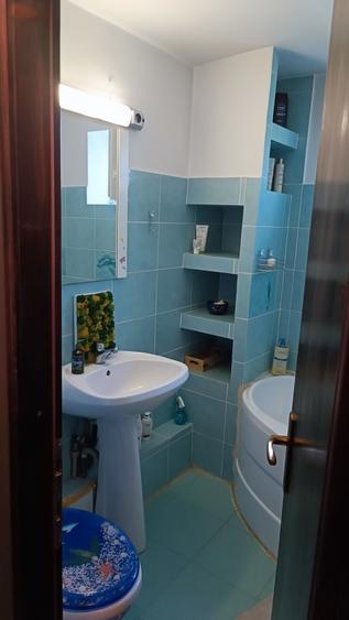 Apartament cu 3 camere decomandat în Crângași