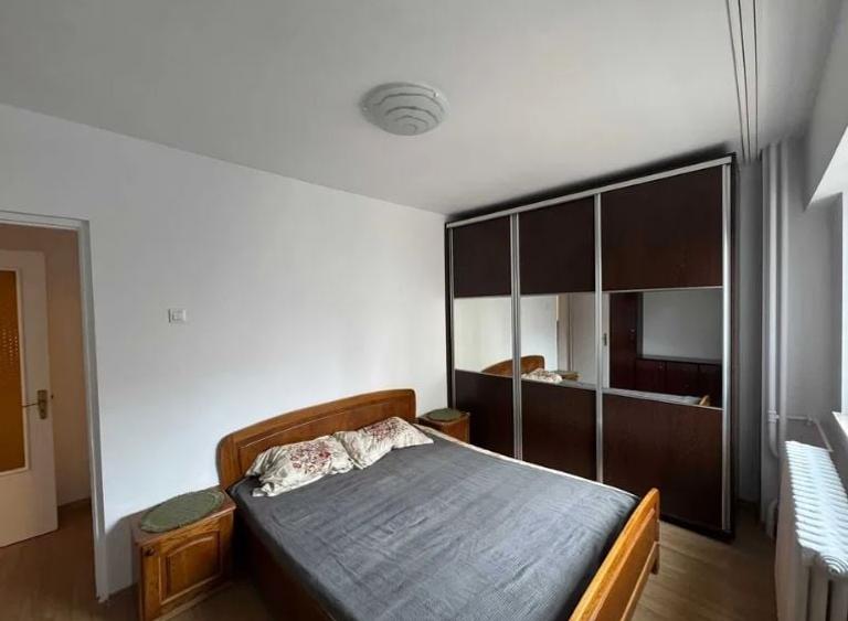 Apartament cu 2 camere semidecomandat în Panduri