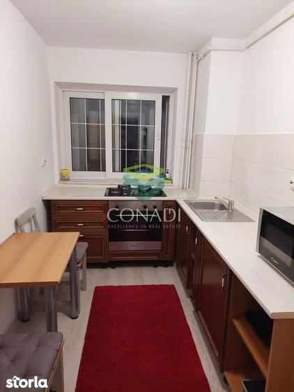 Apartament cu 3 camere decomandat, mobilat în Centrul Civic