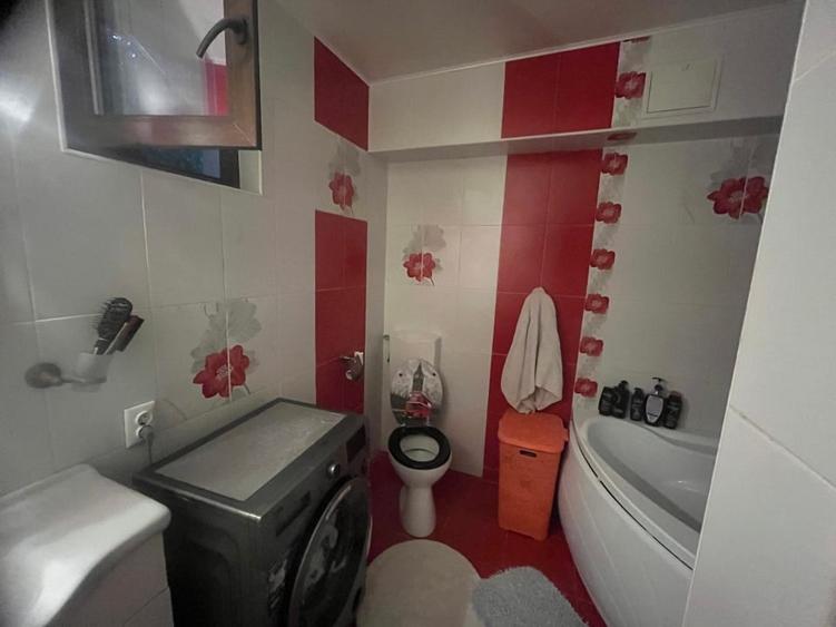 Apartament cu 3 camere decomandat în Frumoasa