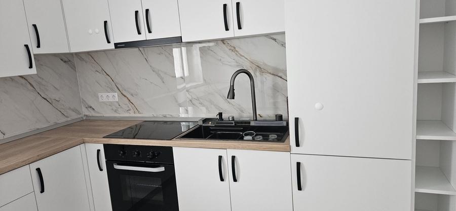 Apartament cu 2 camere decomandat în Exterior Vest