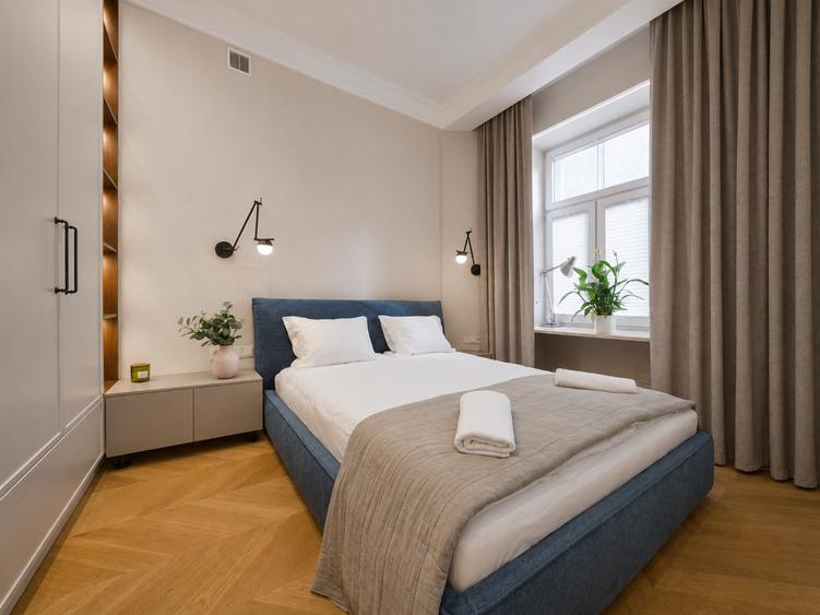 Apartament cu 4 camere decomandat în Dacia