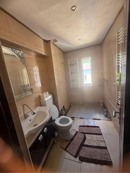 Apartament cu 3 camere decomandat în Mărăței