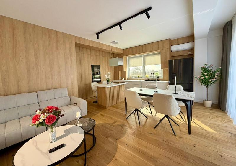 Apartament cu 4 camere decomandat, mobilat în Iancu Nicolae